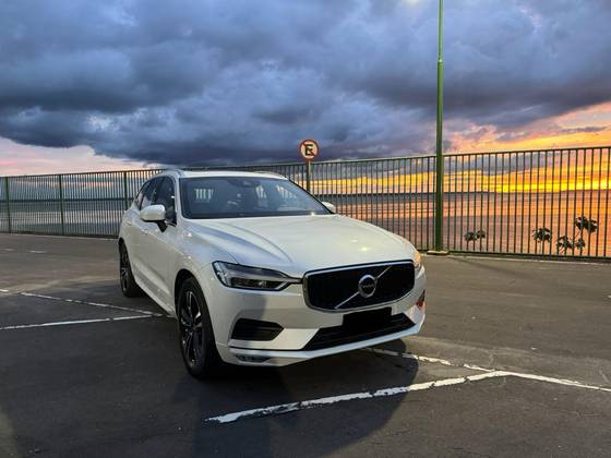 VOLVO XC60 2.0 D5 DIESEL MOMENTUM AWD GEARTRONIC VOLVO XC60 2.0 D5 DIESEL MOMENTUM AWD GEARTRONIC